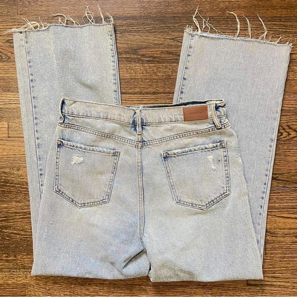 Light Wash Women’s High-Rise Straight Jeans